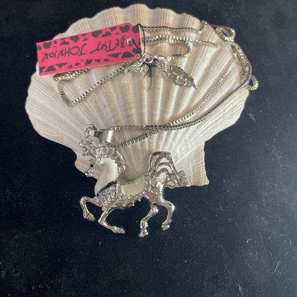 NEW BETSEY JOHNSON WHITE DANCING RHINESTONE EMBELLISHED CHAIN NECKLACE, UNUSED - Picture 5 of 8